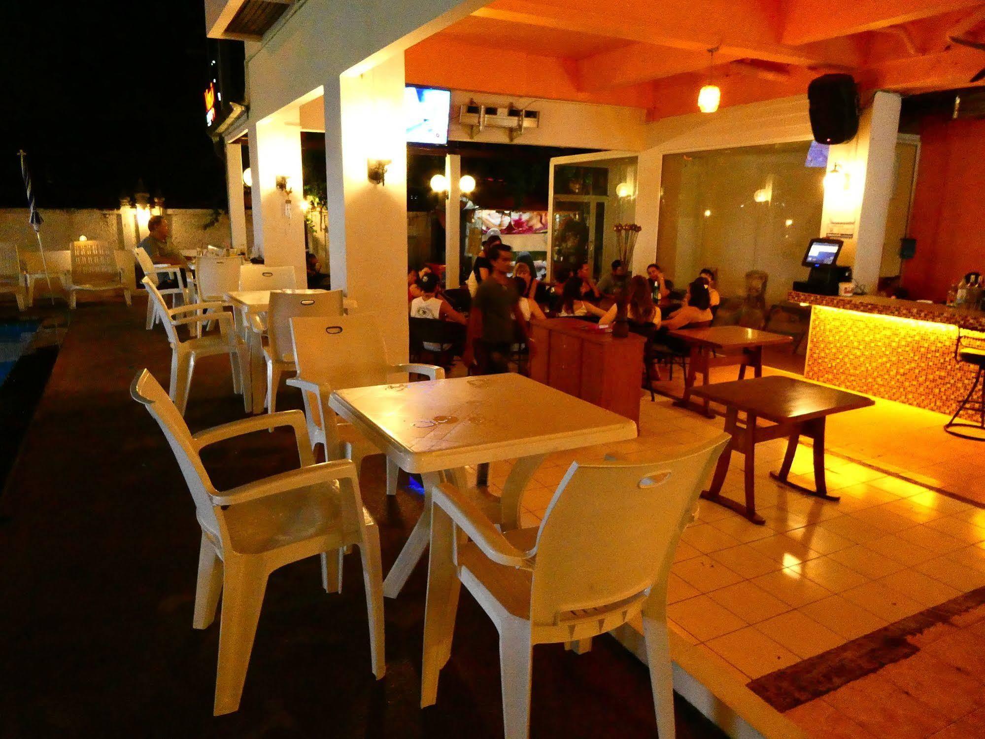 Mango Lagoon Place Bangkok Esterno foto